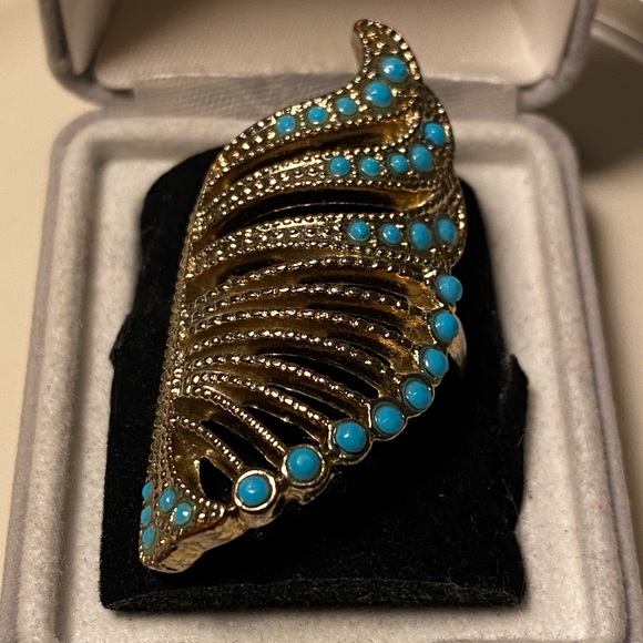 ๐ Turquoise imitation beautiful wing ring. - Picture 1 of 7
